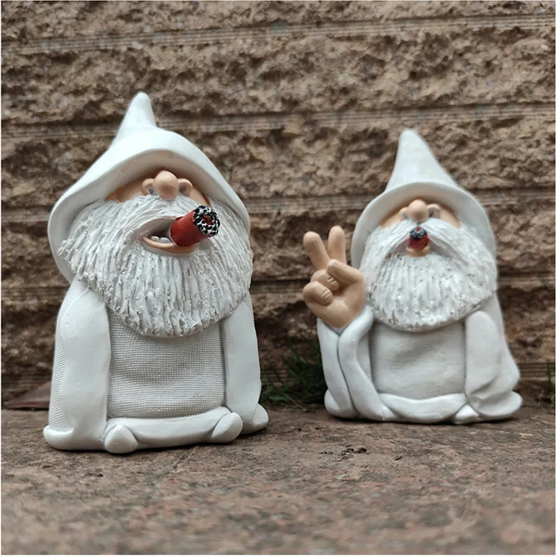 Funny Smoking Dwarf Garden Scu - Home Bargains 리뷰 및 가격